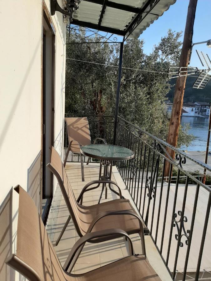 Chiona΄S Apartments By The Sea Paleo Trikeri Ngoại thất bức ảnh