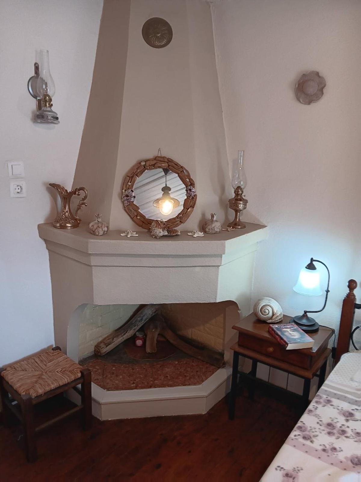 Chiona΄S Apartments By The Sea Paleo Trikeri Ngoại thất bức ảnh